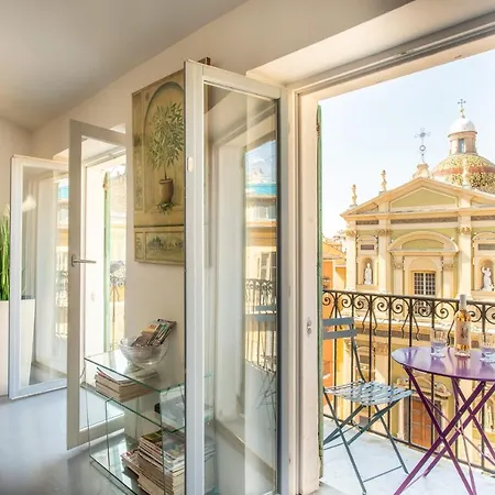 Apartament Ross 5- F2, Lumineux, Balcon, Loft, Clim, Vieux-nice *