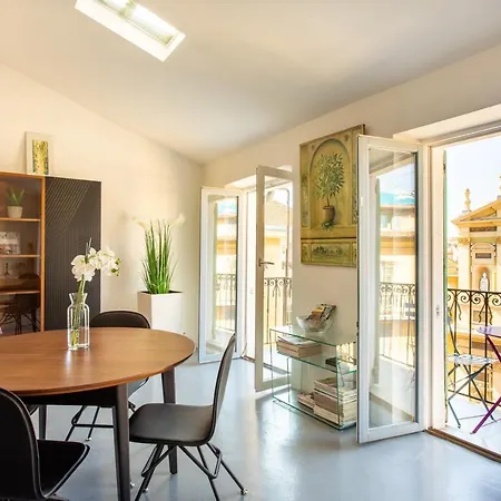 Ross 5- F2, Lumineux, Balcon, Loft, Clim, Vieux-nice * Nicea