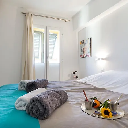 Ross 5- F2, Lumineux, Balcon, Loft, Clim, Vieux-nice