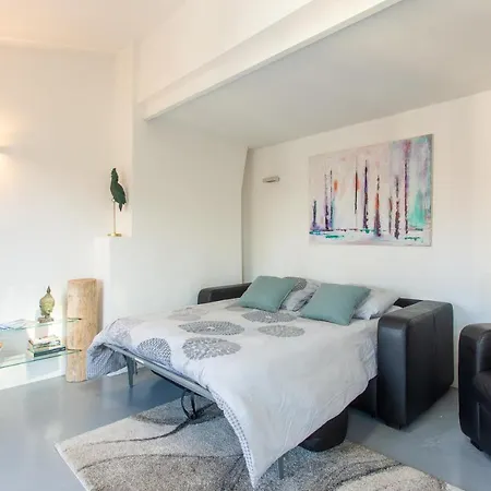 Ross 5- F2, Lumineux, Balcon, Loft, Clim, Vieux-nice Nice