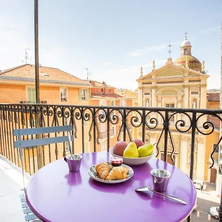 Daire Ross 5- F2, Lumineux, Balcon, Loft, Clim, Vieux-nice Nice