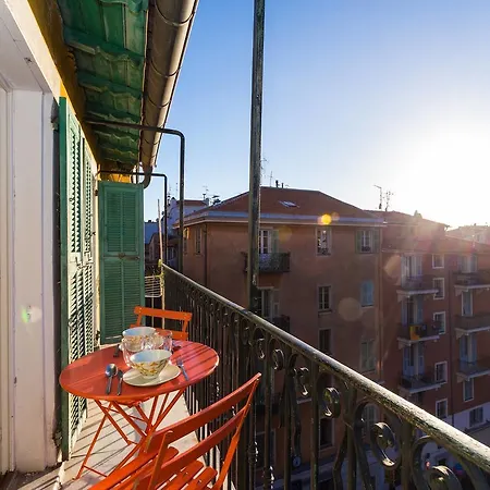 Ross 5- F2, Lumineux, Balcon, Loft, Clim, Vieux-nice Daire Nice