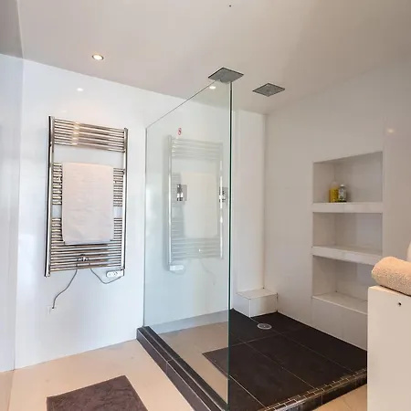 Ross 5- F2, Lumineux, Balcon, Loft, Clim, Vieux-nice * Nice